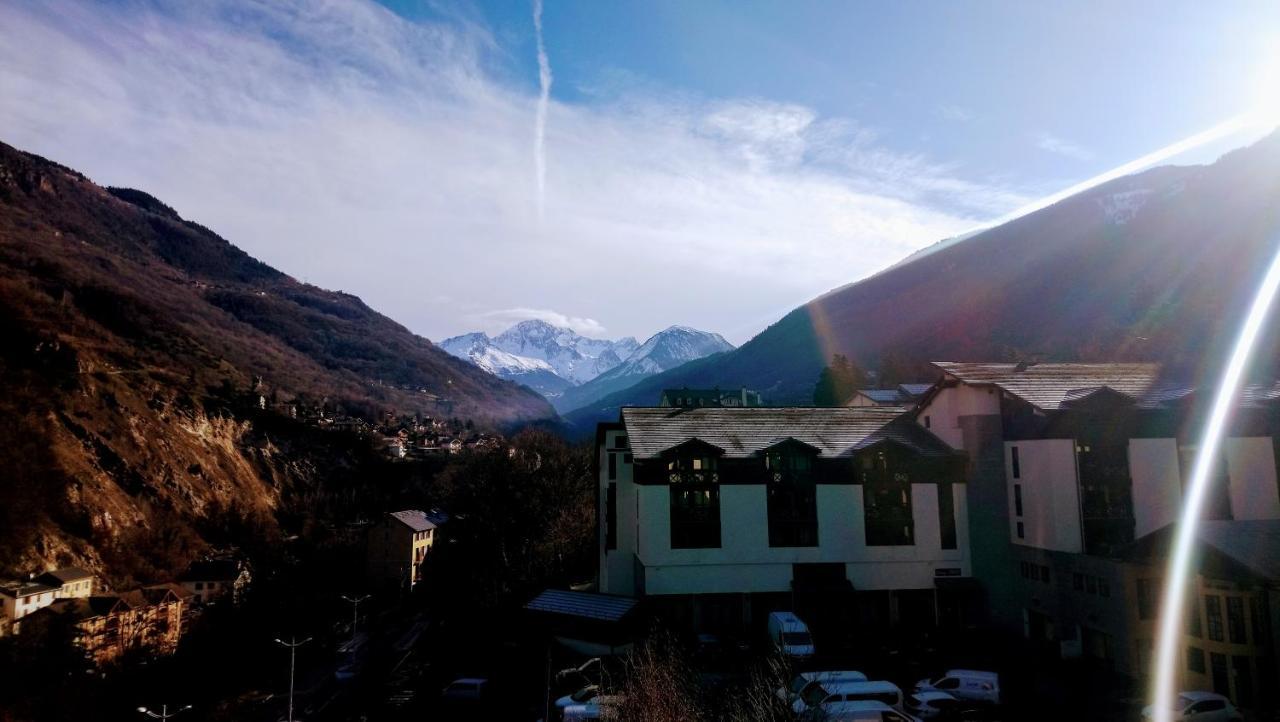 Grand Studio Tout Confort Pour 4 Personnes Brides-les-Bains Bagian luar foto