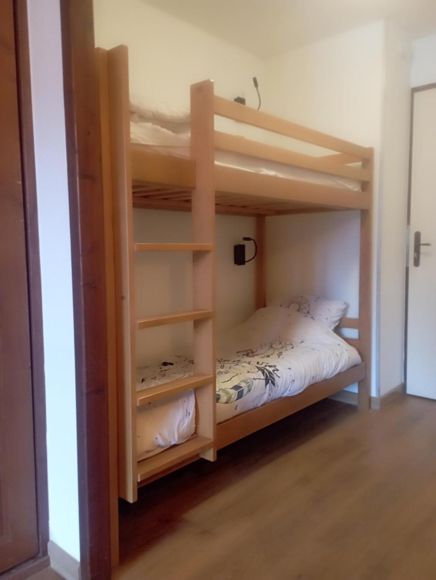 Grand Studio Tout Confort Pour 4 Personnes Brides-les-Bains Bagian luar foto